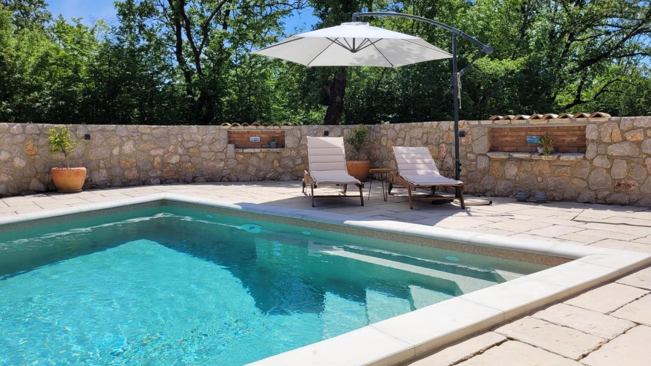 Villa Alara - Charming Villa With Heated Swimming Pool Milohnici Dış mekan fotoğraf