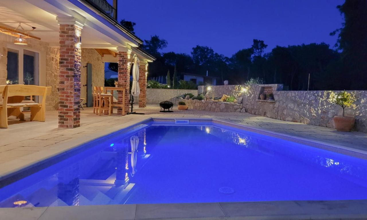 Villa Alara - Charming Villa With Heated Swimming Pool Milohnici Dış mekan fotoğraf