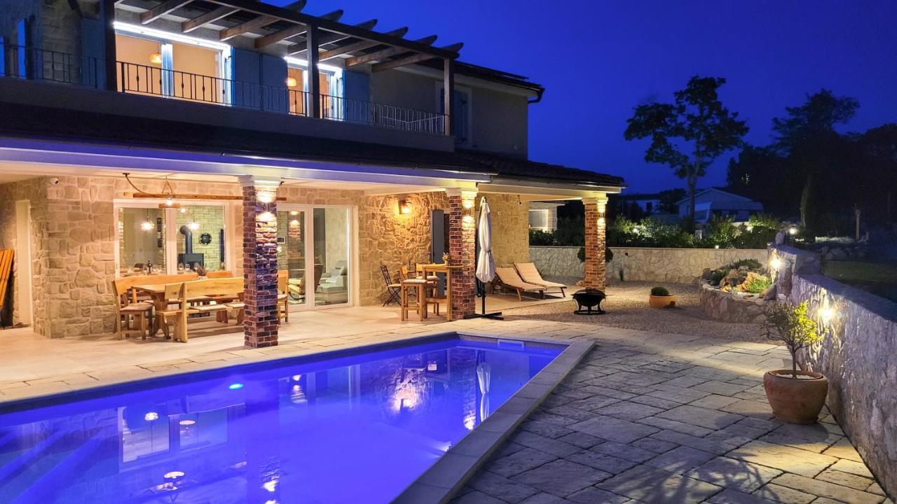 Villa Alara - Charming Villa With Heated Swimming Pool Milohnici Dış mekan fotoğraf