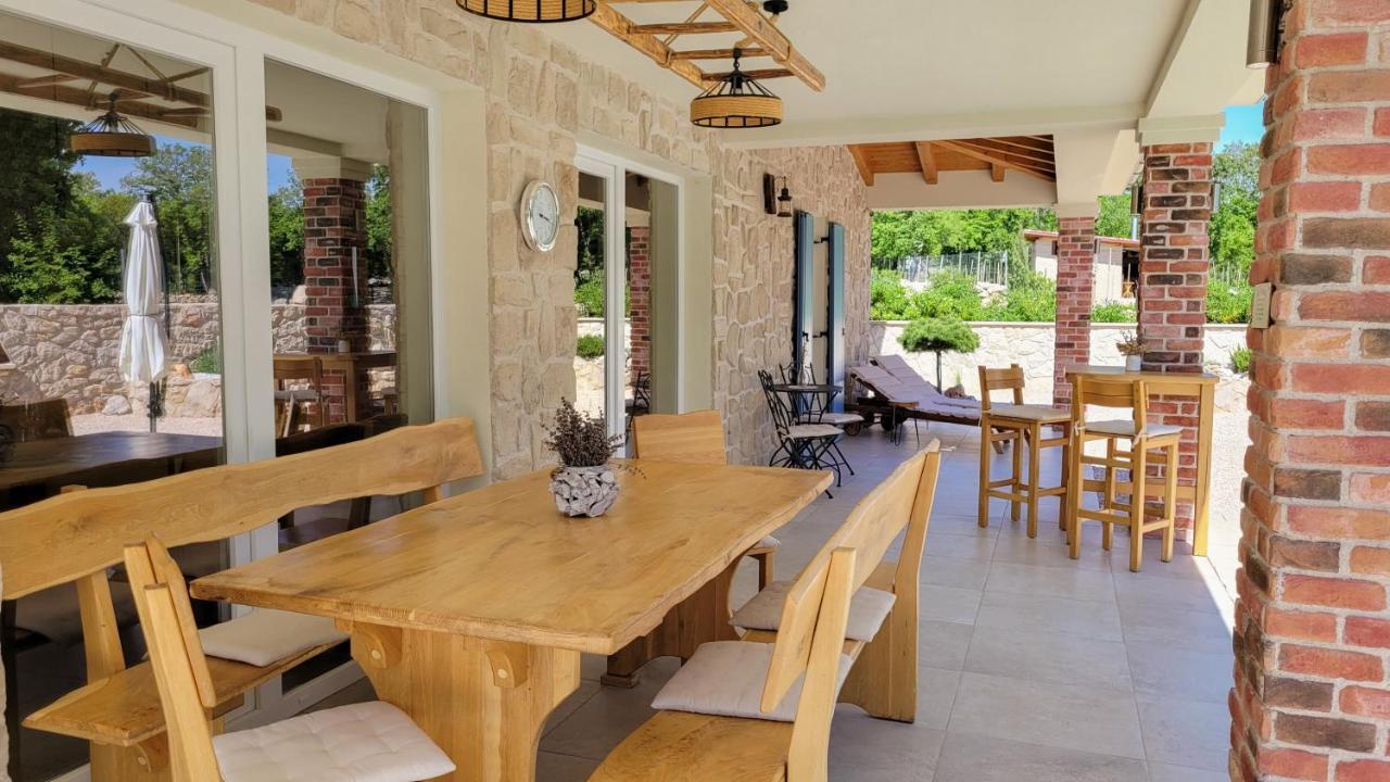 Villa Alara - Charming Villa With Heated Swimming Pool Milohnici Dış mekan fotoğraf