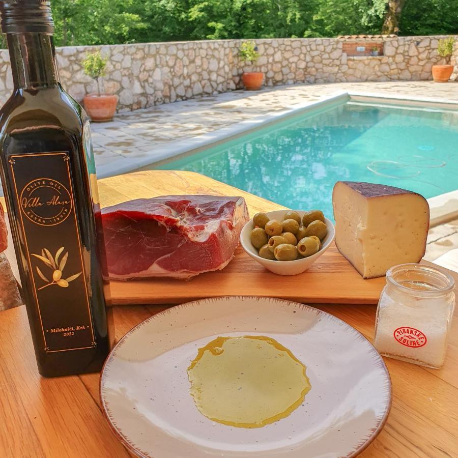 Villa Alara - Charming Villa With Heated Swimming Pool Milohnici Dış mekan fotoğraf