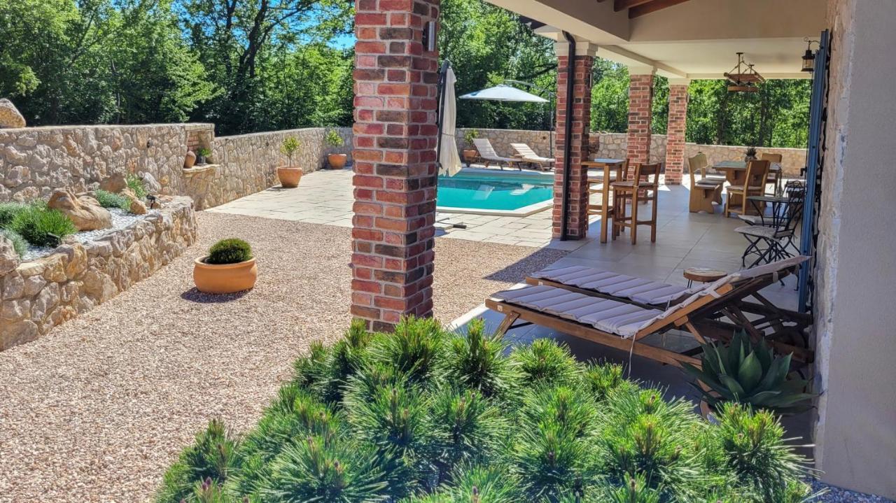 Villa Alara - Charming Villa With Heated Swimming Pool Milohnici Dış mekan fotoğraf