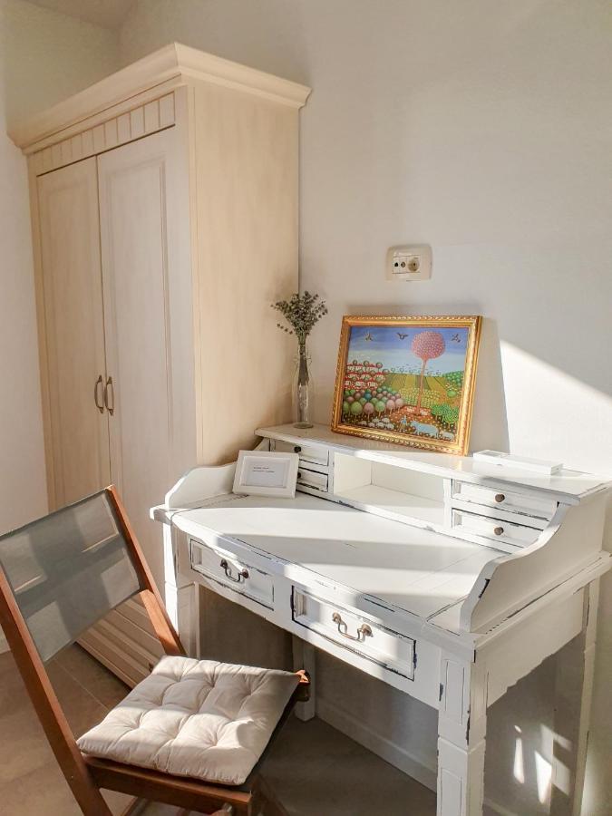 Villa Alara - Charming Villa With Heated Swimming Pool Milohnici Dış mekan fotoğraf
