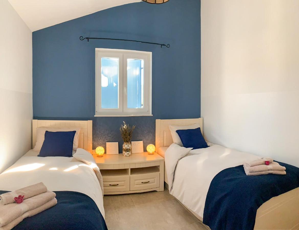 Villa Alara - Charming Villa With Heated Swimming Pool Milohnici Dış mekan fotoğraf